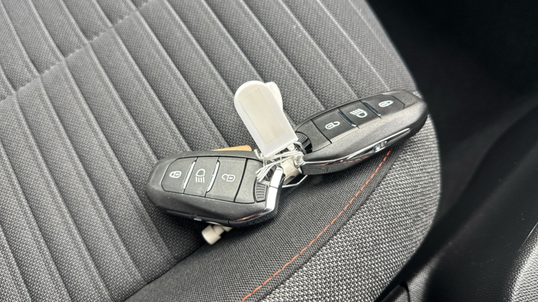 Peugeot 2008 1.2 PureTech Active Premium 5dr Petrol Estate